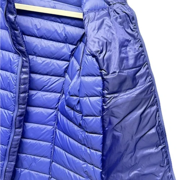 The North Face Women's Vibrant Blue Puffer Jacket - Picture 3 of 15